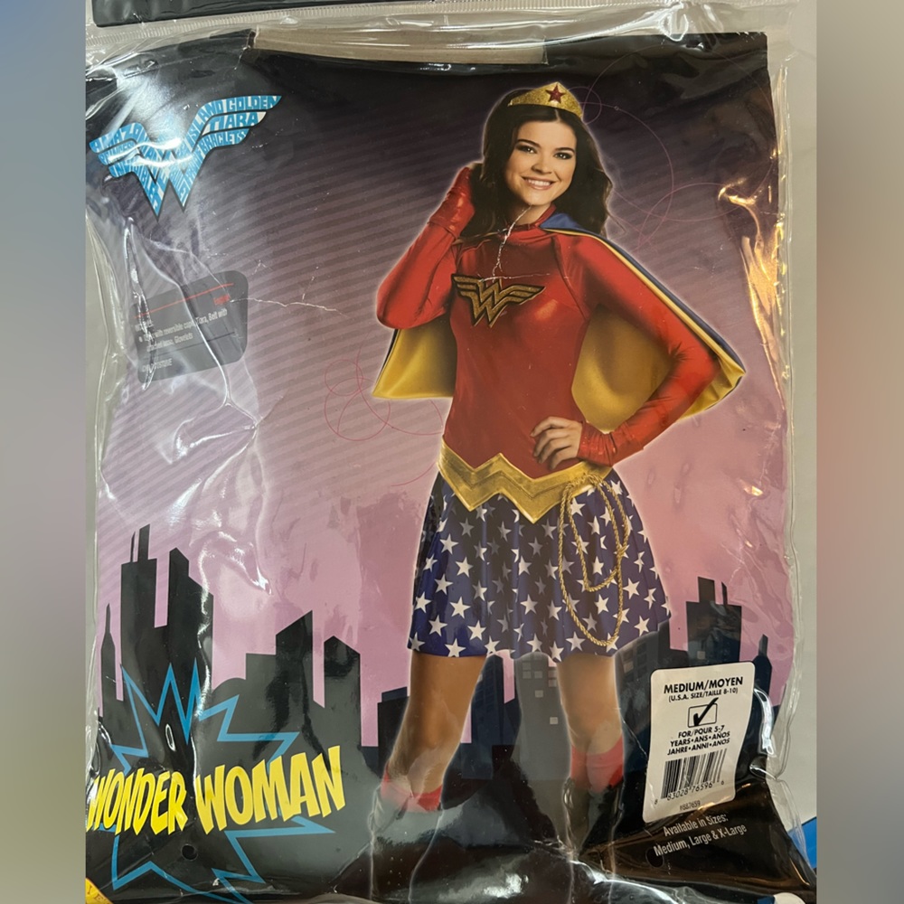 Girls Wonder Woman costume size medium 8-10